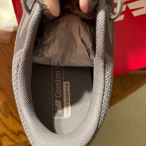 Women’s tennis shoe